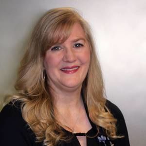 Meet your Posher, Larissa